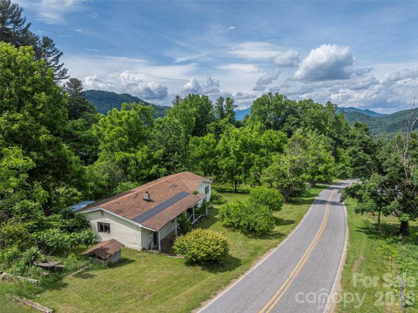 5622 Dutch Cove Road, Canton, NC 28716.  MLS# CAR4390365, YatesRealty ID 28046. 