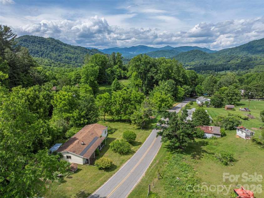 5622 Dutch Cove Road, Canton, NC 28716.  MLS# CAR4390365, YatesRealty ID 28046. 