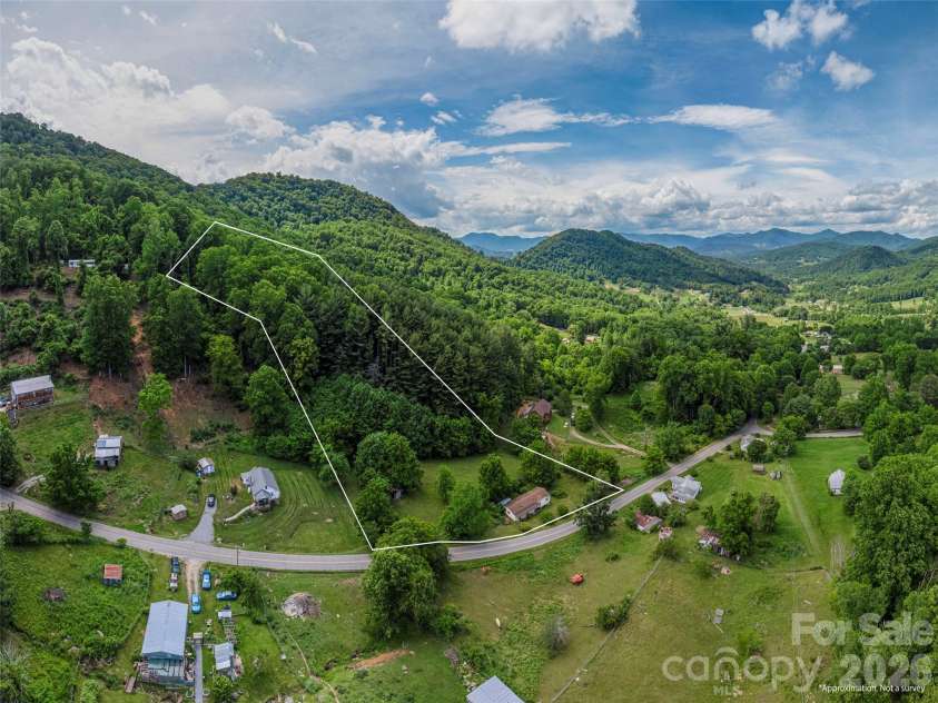 5622 Dutch Cove Road, Canton, NC 28716.  MLS# CAR4390365, YatesRealty ID 28046. 