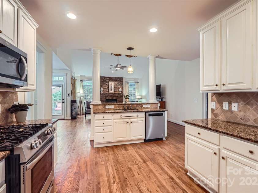 10614 Waycross Drive, Huntersville, NC 28078.  MLS# CAR4281155, YatesRealty ID 28048. 