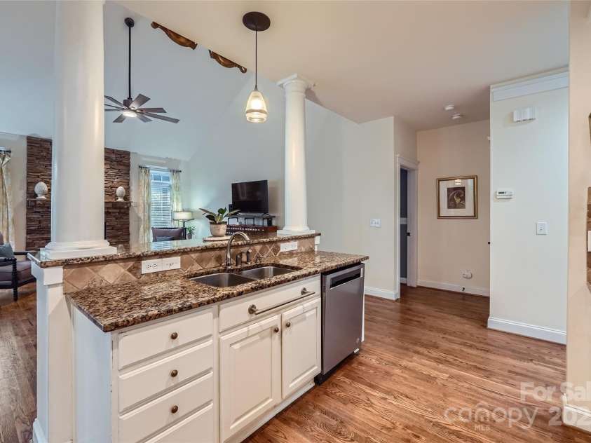 10614 Waycross Drive, Huntersville, NC 28078.  MLS# CAR4281155, YatesRealty ID 28048. 