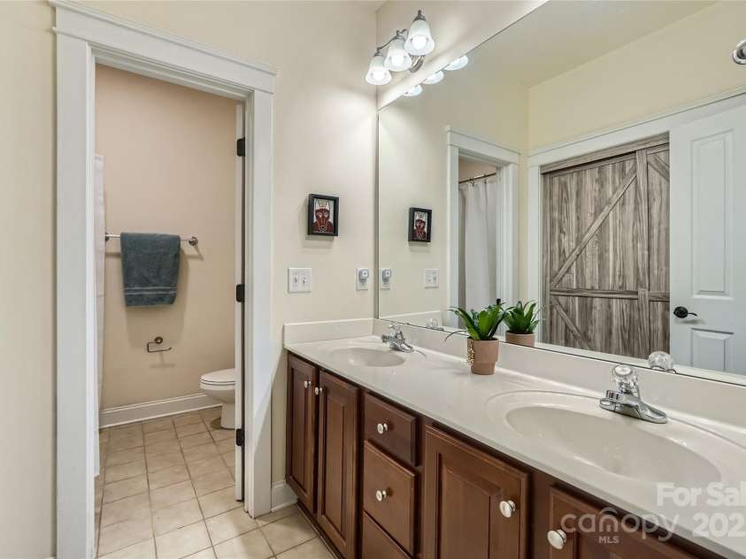 10614 Waycross Drive, Huntersville, NC 28078.  MLS# CAR4281155, YatesRealty ID 28048. 