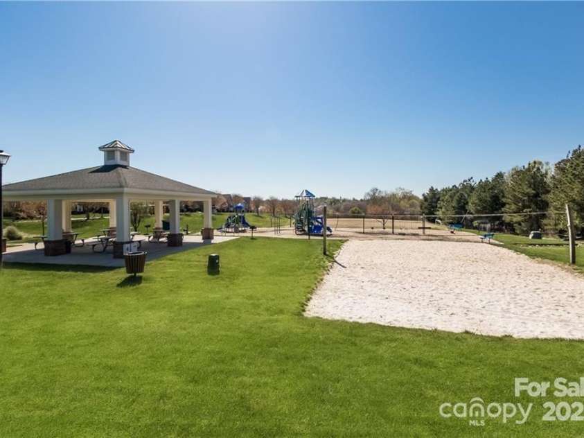 10614 Waycross Drive, Huntersville, NC 28078.  MLS# CAR4281155, YatesRealty ID 28048. 