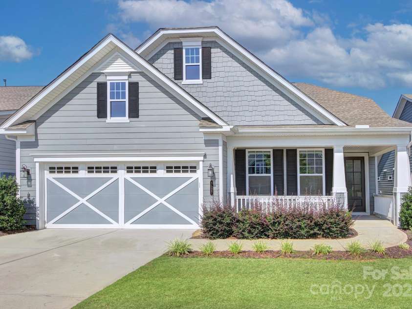 5527 Cheerful Lane, Charlotte, NC 28215.  MLS# CAR4275434, YatesRealty ID 28049. Beautifully maintained property with lawn maintenance included and move in ready!!  Amazing neighborhood amenities included in the monthly hoa fees