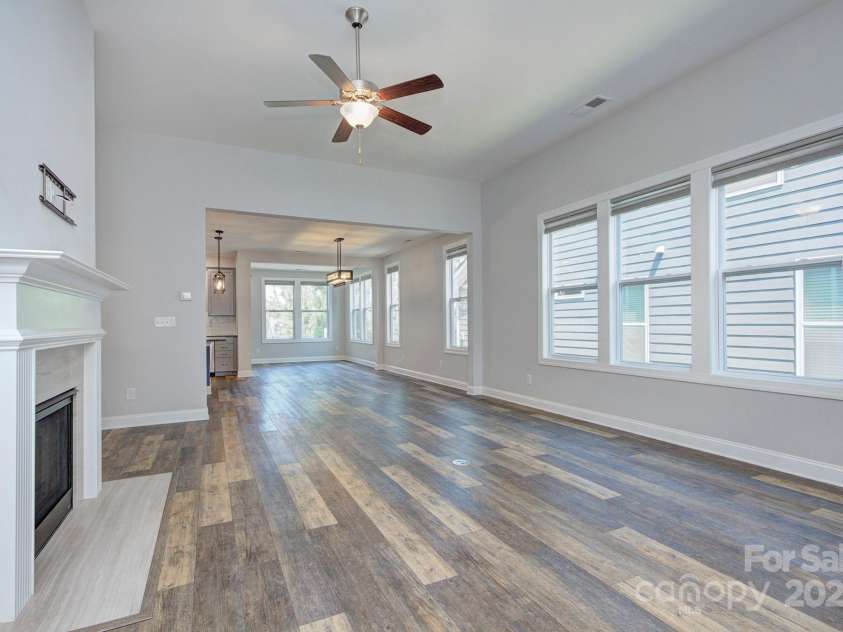 5527 Cheerful Lane, Charlotte, NC 28215.  MLS# CAR4275434, YatesRealty ID 28049. Family room