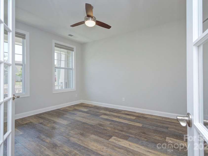 5527 Cheerful Lane, Charlotte, NC 28215.  MLS# CAR4275434, YatesRealty ID 28049. Office space facing front yard -- Approximately 14'2