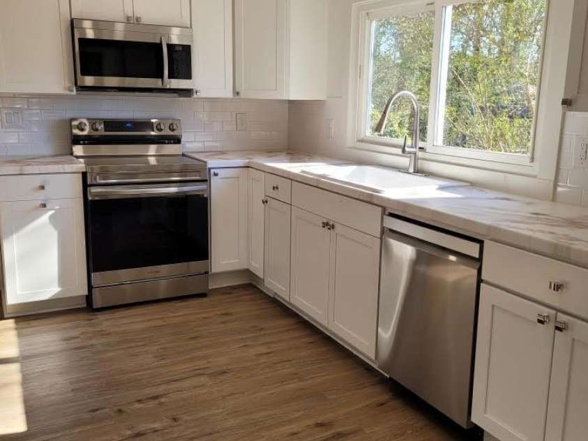1116 East Drive, Gastonia, NC 28052.  MLS# CAR4353217, YatesRealty ID 2805. Kitchen