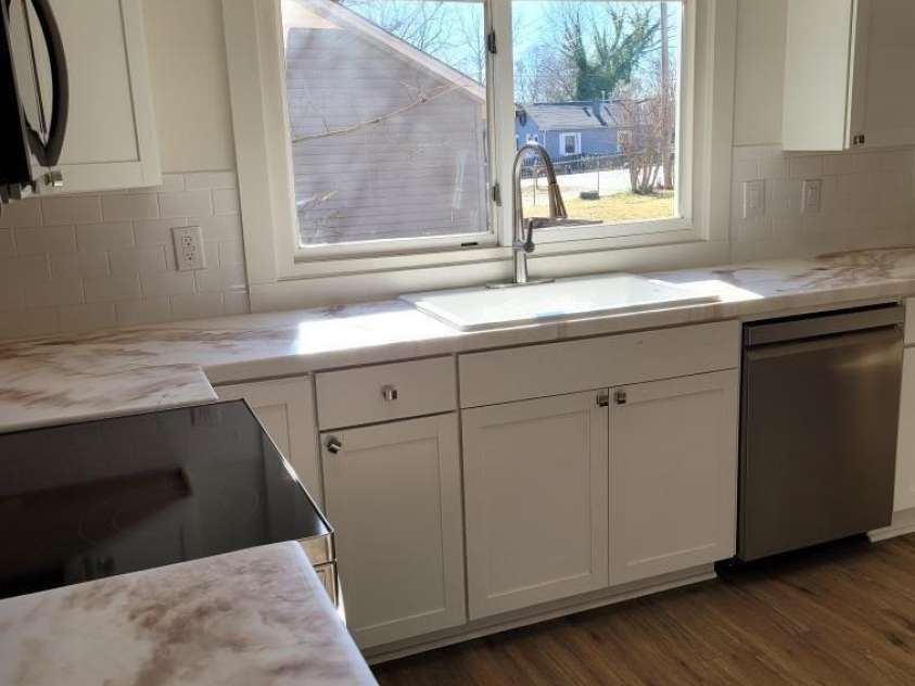 1116 East Drive, Gastonia, NC 28052.  MLS# CAR4353217, YatesRealty ID 2805. Kitchen