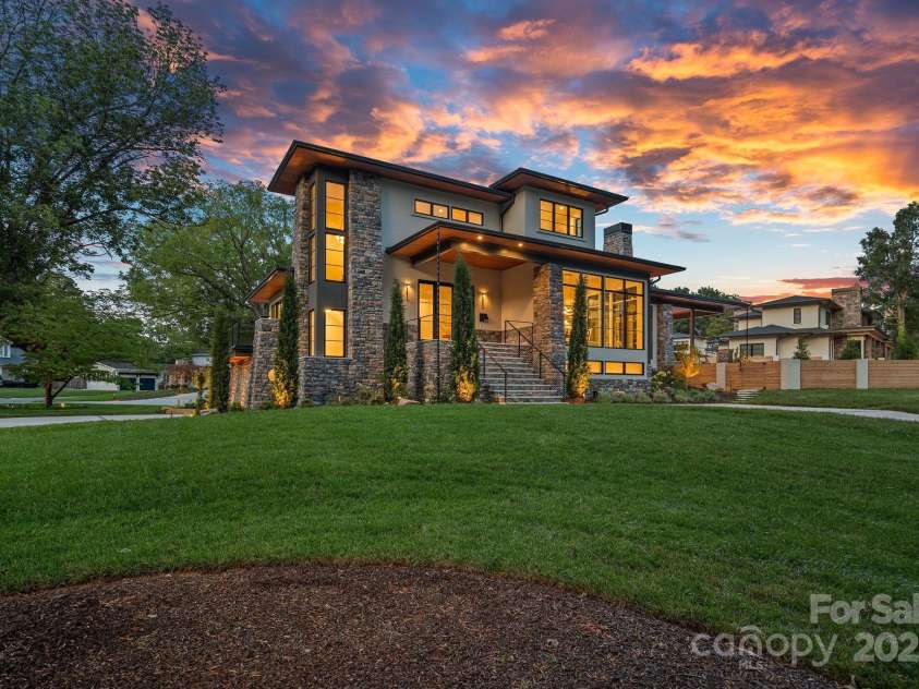 639 Edgemont Road, Charlotte, NC 28211.  MLS# CAR4266883, YatesRealty ID 28050. 