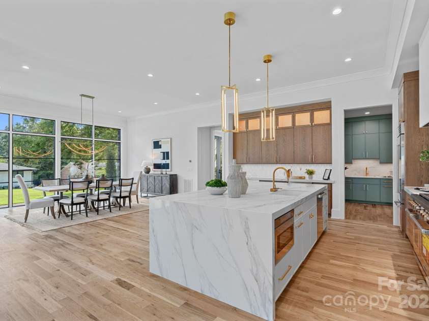 639 Edgemont Road, Charlotte, NC 28211.  MLS# CAR4266883, YatesRealty ID 28050. 