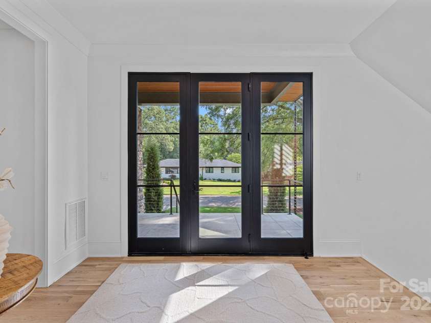 639 Edgemont Road, Charlotte, NC 28211.  MLS# CAR4266883, YatesRealty ID 28050. 