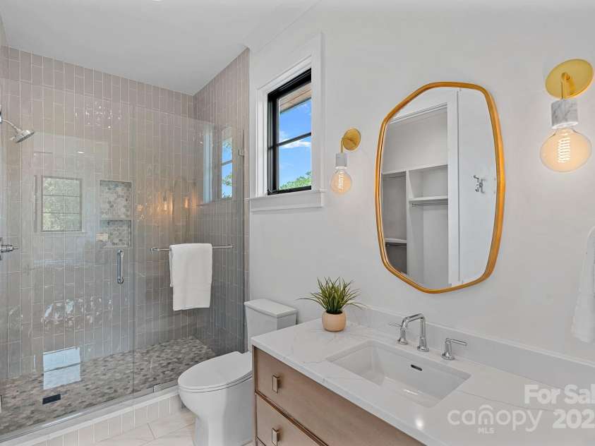 639 Edgemont Road, Charlotte, NC 28211.  MLS# CAR4266883, YatesRealty ID 28050. 