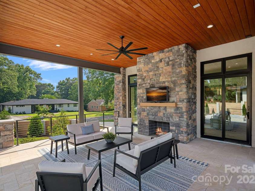 639 Edgemont Road, Charlotte, NC 28211.  MLS# CAR4266883, YatesRealty ID 28050. 