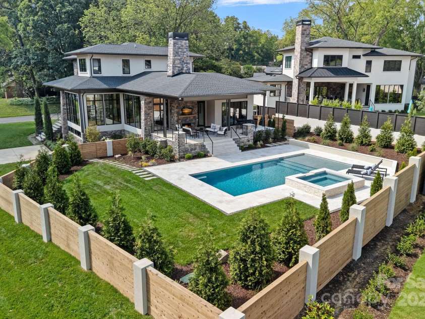 639 Edgemont Road, Charlotte, NC 28211.  MLS# CAR4266883, YatesRealty ID 28050. 