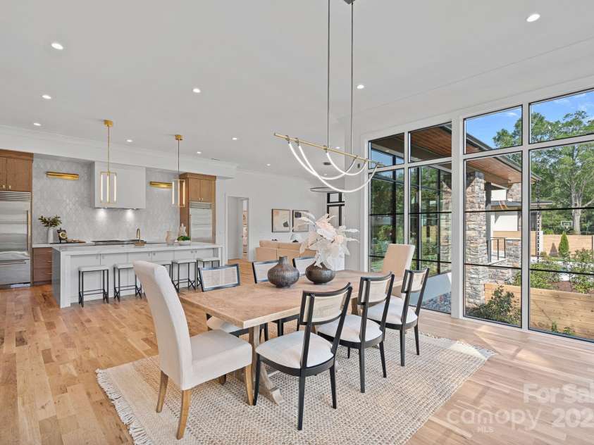 639 Edgemont Road, Charlotte, NC 28211.  MLS# CAR4266883, YatesRealty ID 28050. 