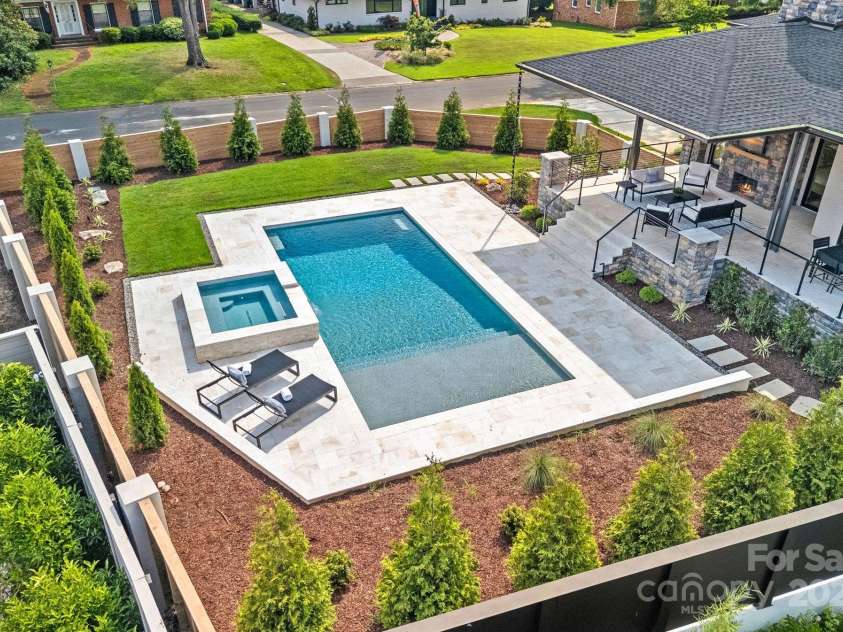 639 Edgemont Road, Charlotte, NC 28211.  MLS# CAR4266883, YatesRealty ID 28050. 