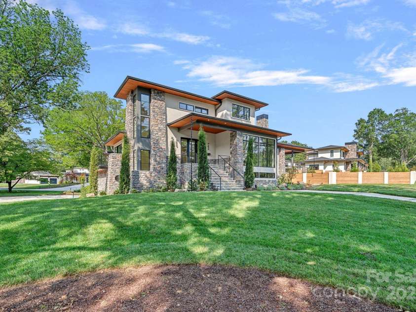639 Edgemont Road, Charlotte, NC 28211.  MLS# CAR4266883, YatesRealty ID 28050. 