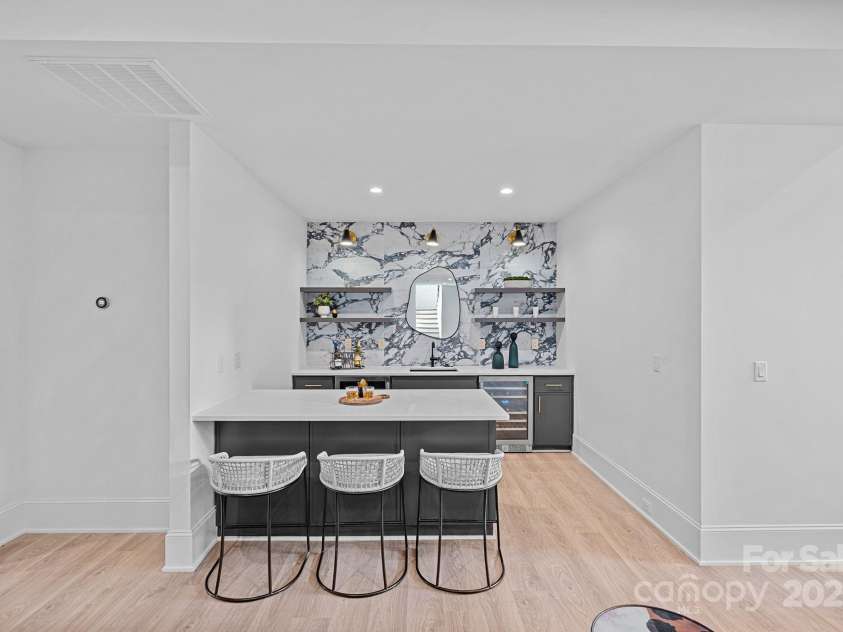 639 Edgemont Road, Charlotte, NC 28211.  MLS# CAR4266883, YatesRealty ID 28050. 