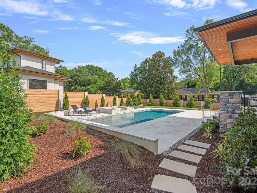 639 Edgemont Road, Charlotte, NC 28211.  MLS# CAR4266883, YatesRealty ID 28050. 