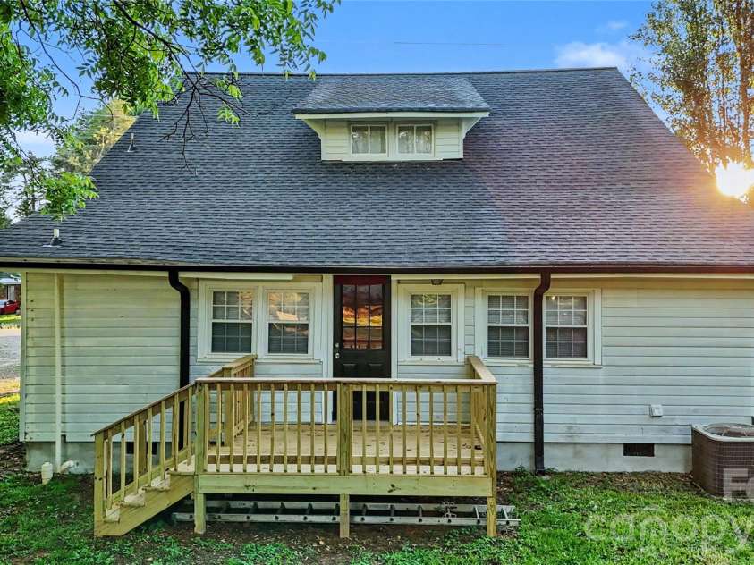 9238 Nc Hwy 90 Highway, Stony Point, NC 28678.  MLS# CAR4337562, YatesRealty ID 28050. 