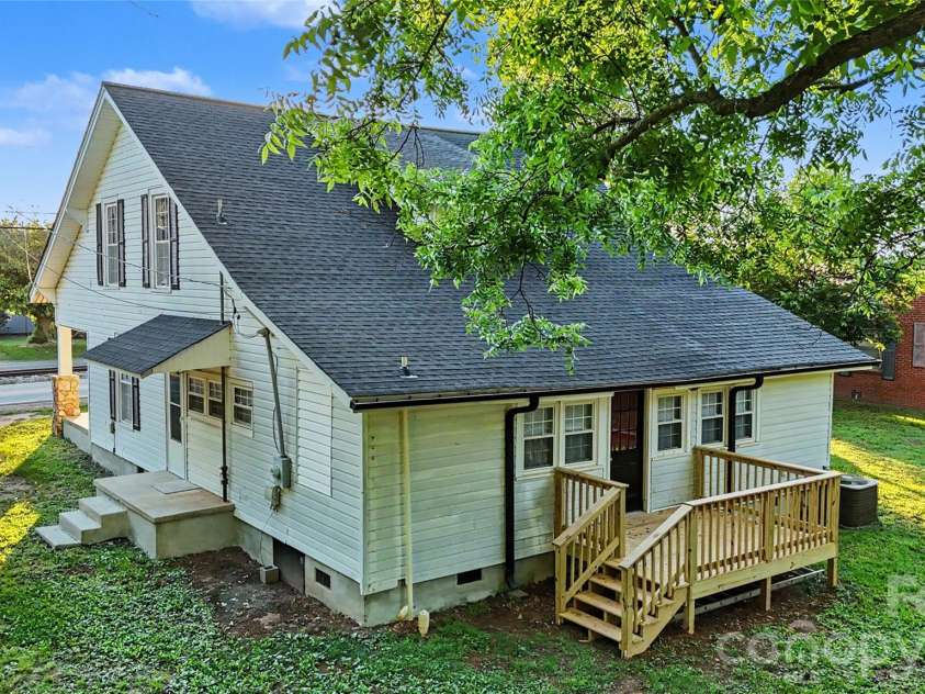 9238 Nc Hwy 90 Highway, Stony Point, NC 28678.  MLS# CAR4337562, YatesRealty ID 28050. 