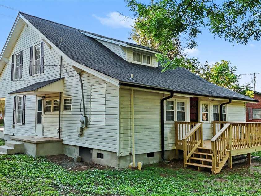 9238 Nc Hwy 90 Highway, Stony Point, NC 28678.  MLS# CAR4337562, YatesRealty ID 28050. 