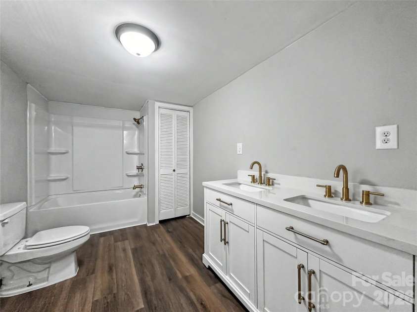 9238 Nc Hwy 90 Highway, Stony Point, NC 28678.  MLS# CAR4337562, YatesRealty ID 28050. 