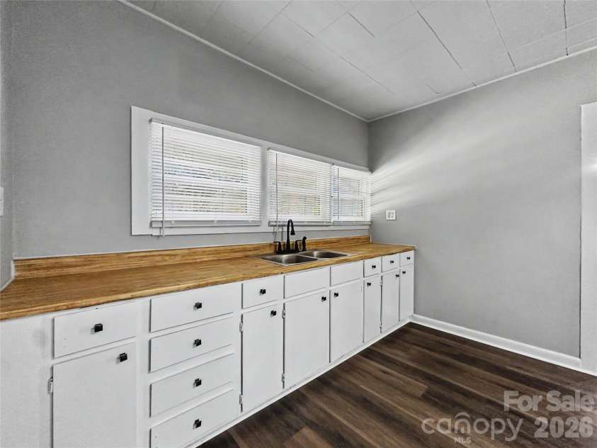 9238 Nc Hwy 90 Highway, Stony Point, NC 28678.  MLS# CAR4337562, YatesRealty ID 28050. 