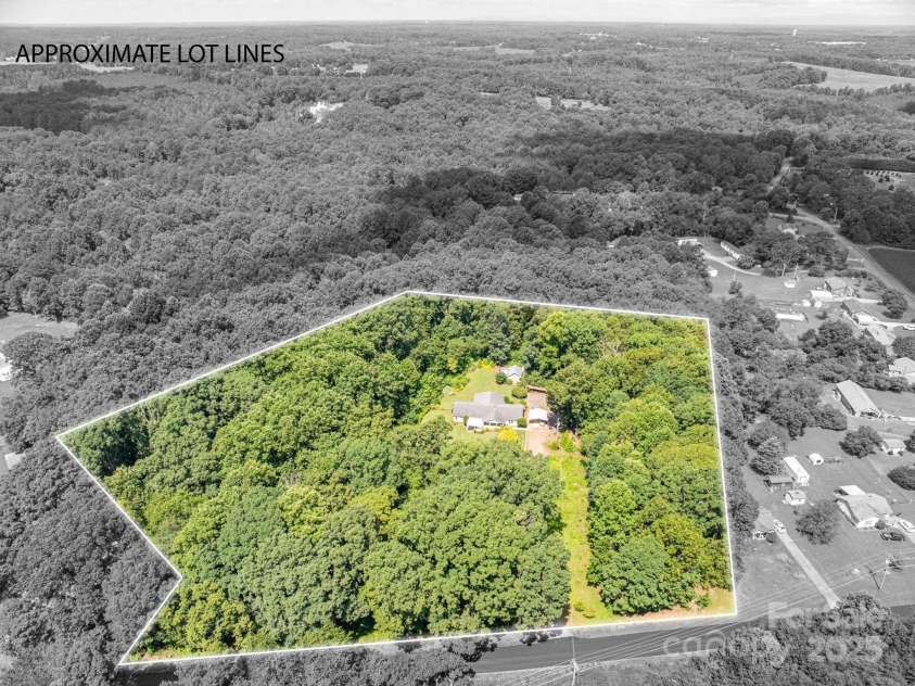 1824 Hephzibah Church Road, Bessemer City, NC 28016.  MLS# CAR4280999, YatesRealty ID 28051. Approximate Lot Lines