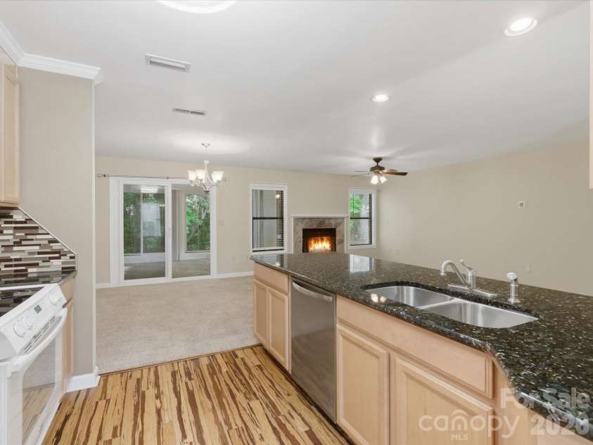 1011 Cranberry Circle, Fort Mill, SC 29715.  MLS# CAR4388076, YatesRealty ID 28053. Stylish kitchen with all the extras!