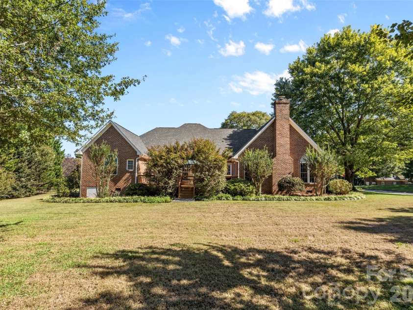 1337 Braeburn Road, Concord, NC 28027.  MLS# CAR4308019, YatesRealty ID 28054. 
