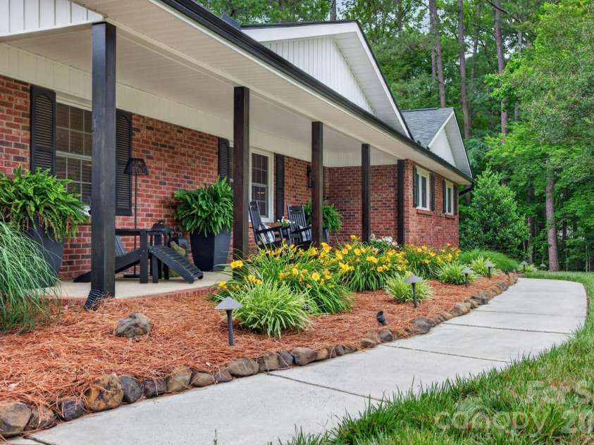 301 Pinecroft Lane, Spencer, NC 28159.  MLS# CAR4387651, YatesRealty ID 28055. 