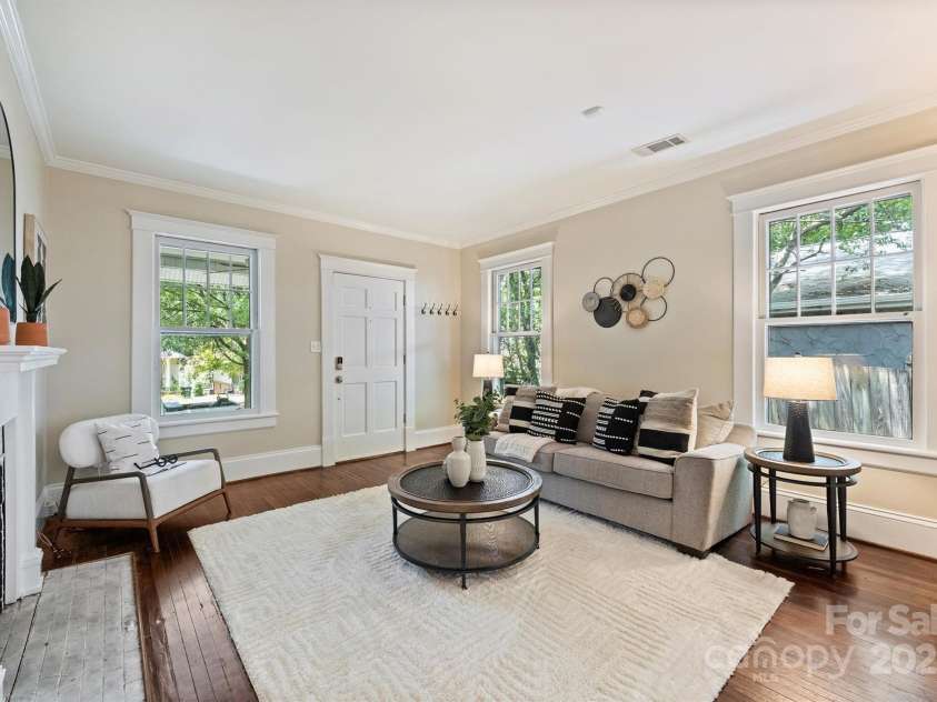 521 Worthington Avenue, Charlotte, NC 28203.  MLS# CAR4281216, YatesRealty ID 28055. 