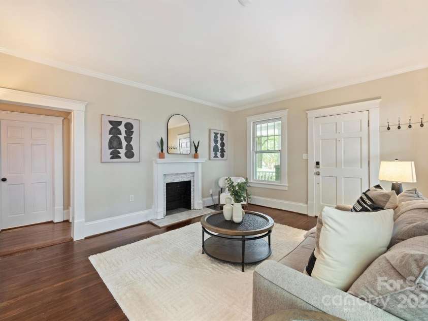 521 Worthington Avenue, Charlotte, NC 28203.  MLS# CAR4281216, YatesRealty ID 28055. 