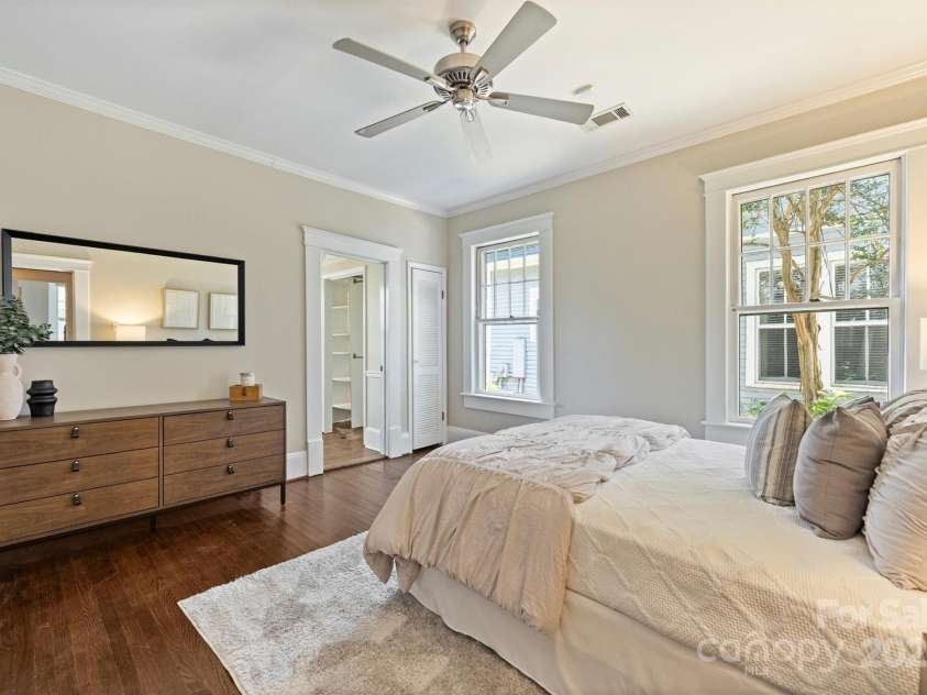 521 Worthington Avenue, Charlotte, NC 28203.  MLS# CAR4281216, YatesRealty ID 28055. 