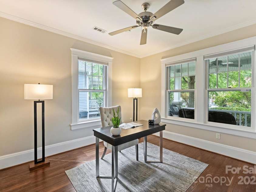 521 Worthington Avenue, Charlotte, NC 28203.  MLS# CAR4281216, YatesRealty ID 28055. 