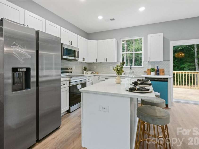 120 Whistling Pines Drive, Statesville, NC 28677.  MLS# CAR4417958, YatesRealty ID 28057. 