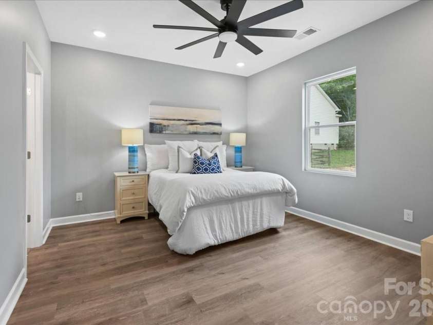 120 Whistling Pines Drive, Statesville, NC 28677.  MLS# CAR4417958, YatesRealty ID 28057. 