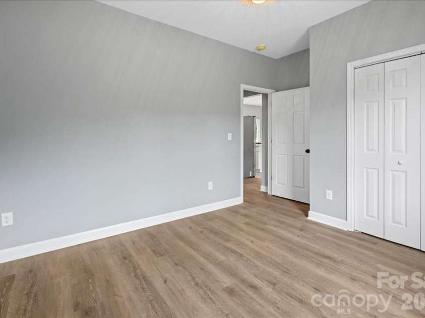 120 Whistling Pines Drive, Statesville, NC 28677.  MLS# CAR4417958, YatesRealty ID 28057. 