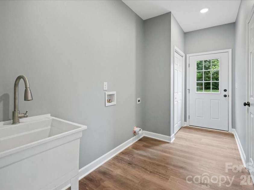 120 Whistling Pines Drive, Statesville, NC 28677.  MLS# CAR4417958, YatesRealty ID 28057. 