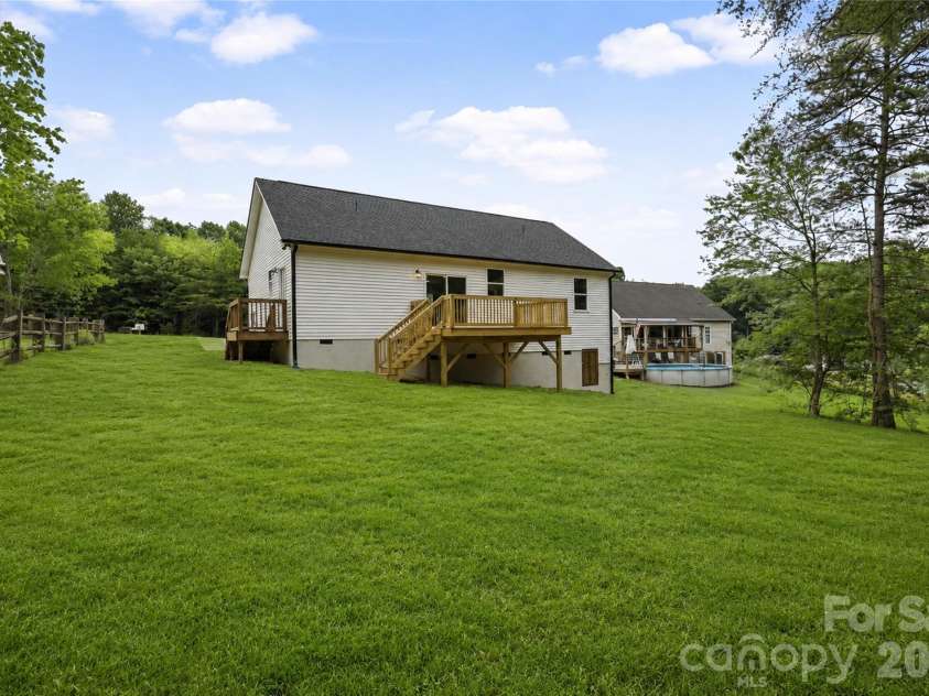 120 Whistling Pines Drive, Statesville, NC 28677.  MLS# CAR4417958, YatesRealty ID 28057. 