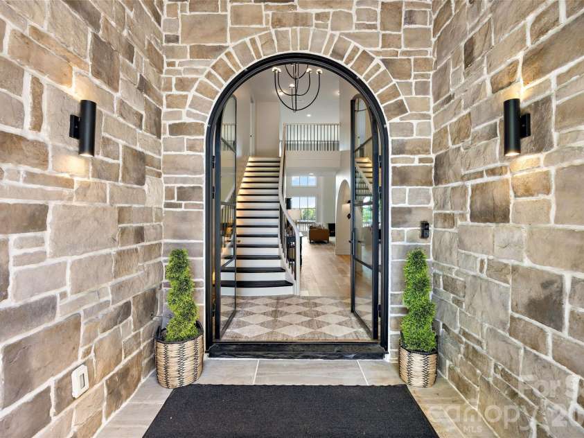 20107 Bascom Ridge Drive, Cornelius, NC 28031.  MLS# CAR4367036, YatesRealty ID 28058. 