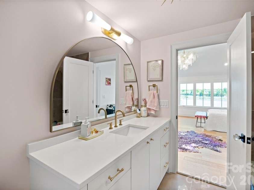 20107 Bascom Ridge Drive, Cornelius, NC 28031.  MLS# CAR4367036, YatesRealty ID 28058. 