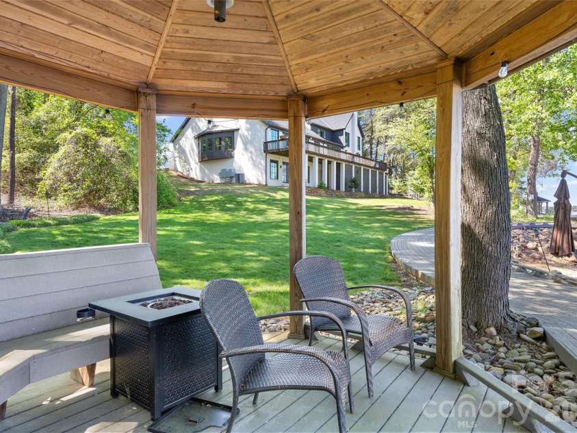 20107 Bascom Ridge Drive, Cornelius, NC 28031.  MLS# CAR4367036, YatesRealty ID 28058. 
