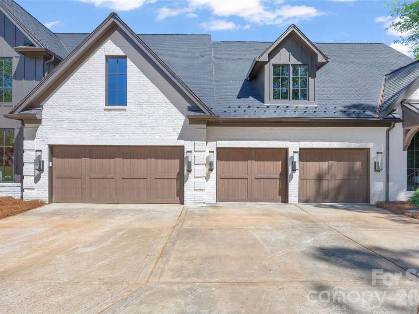 20107 Bascom Ridge Drive, Cornelius, NC 28031.  MLS# CAR4367036, YatesRealty ID 28058. 