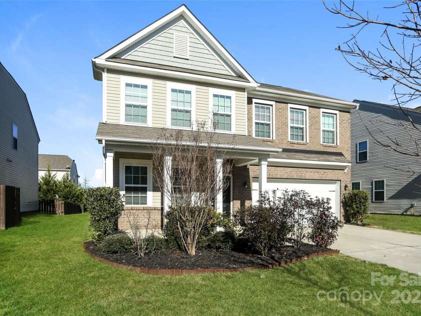 8011 Kelburn Lane, Charlotte, NC 28273.  MLS# CAR4255026, YatesRealty ID 28058. 