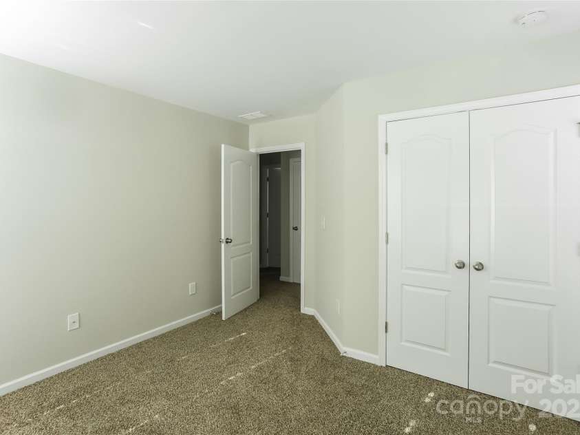 8011 Kelburn Lane, Charlotte, NC 28273.  MLS# CAR4255026, YatesRealty ID 28058. 