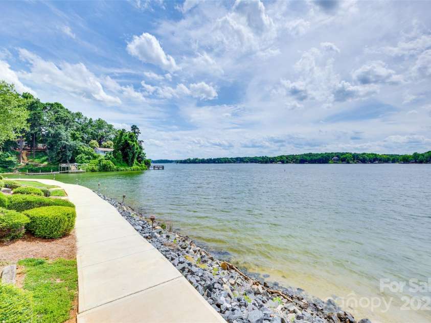 14053 Queens Harbor Road, Charlotte, NC 28278.  MLS# CAR4269492, YatesRealty ID 28059. 