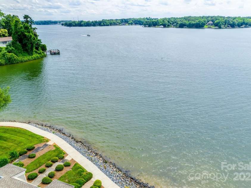 14053 Queens Harbor Road, Charlotte, NC 28278.  MLS# CAR4269492, YatesRealty ID 28059. 