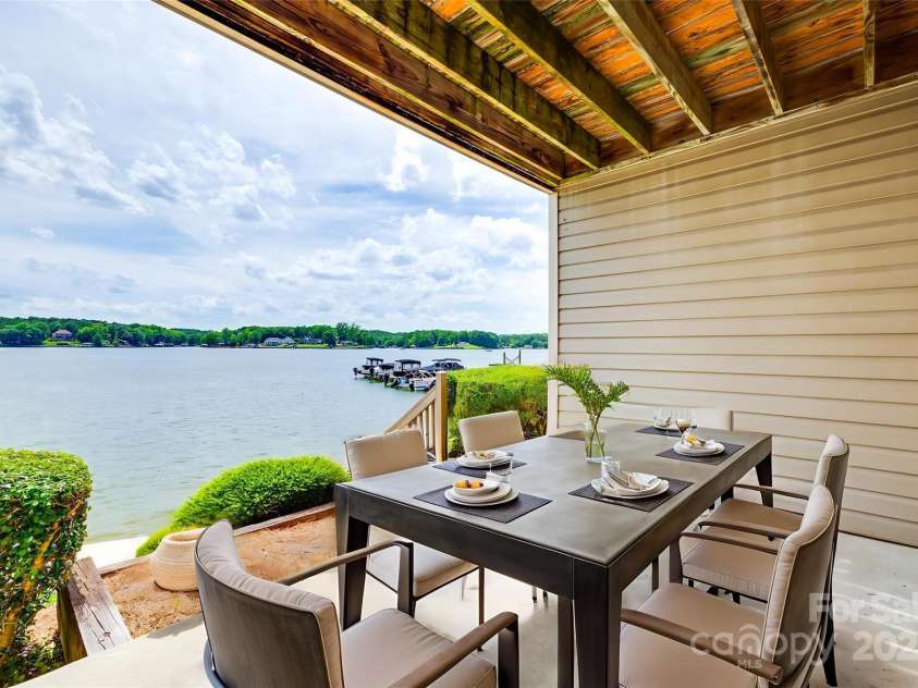 14053 Queens Harbor Road, Charlotte, NC 28278.  MLS# CAR4269492, YatesRealty ID 28059. 